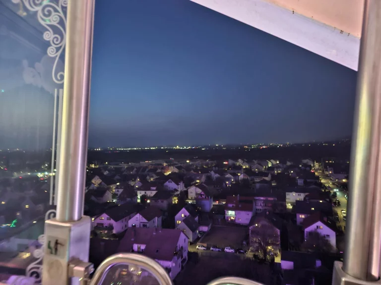 Blick vom Riesenrad auf die Stadt Schriesheim und Mannheim